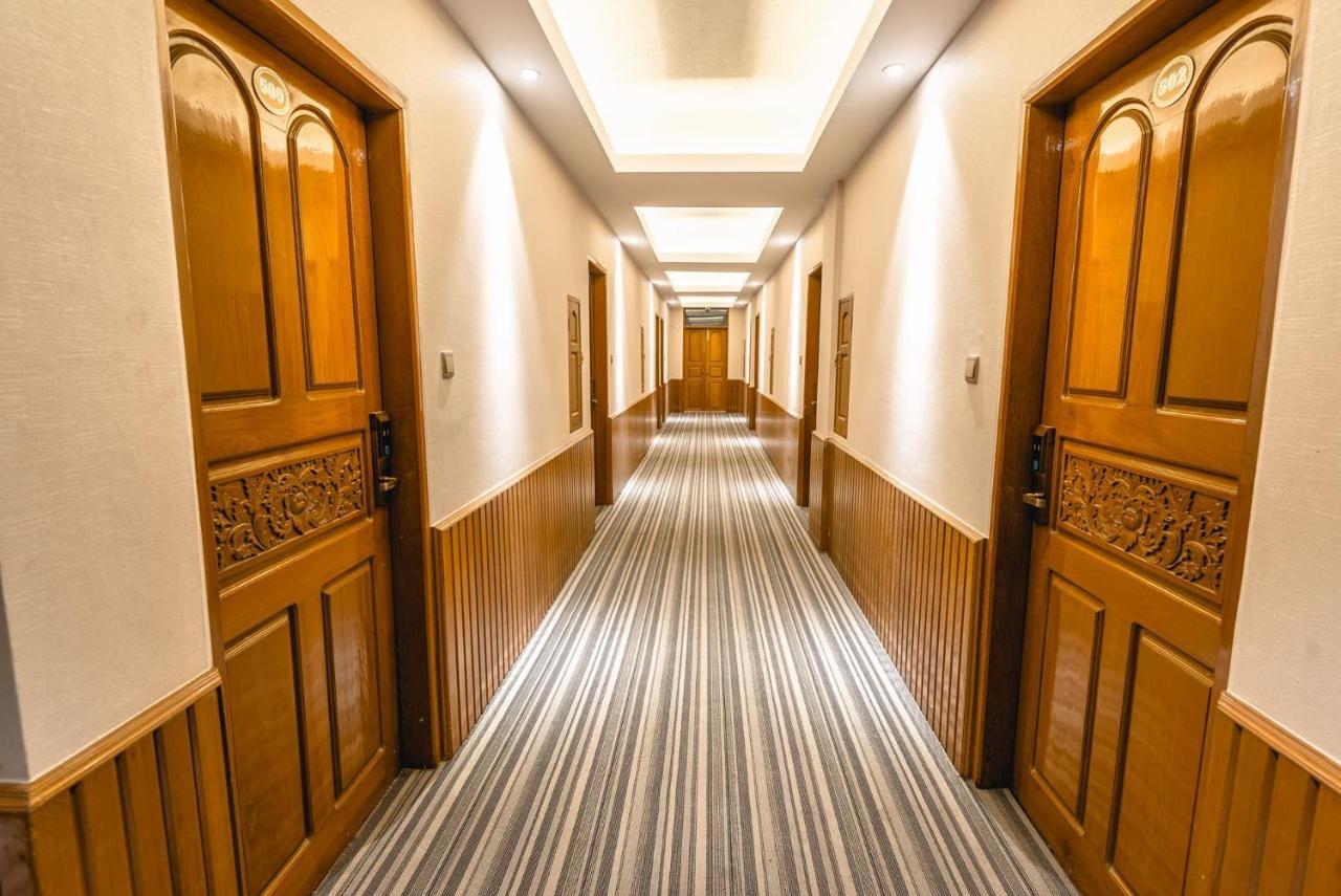 Sunrise Hotel マンダレー エクステリア 写真